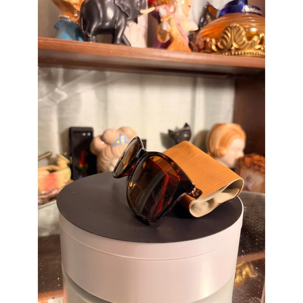 Kenneth Cole Reaction Sunglasses Tortoise Shell‎ Red 135 Rectangular Amber Lens